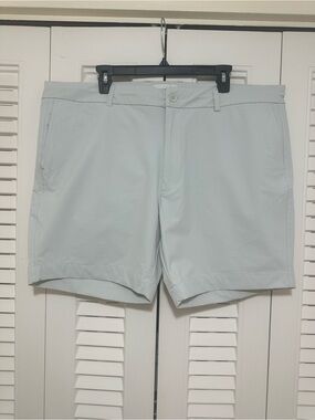 Men's Flat Front Performance Shorts in Light Gray